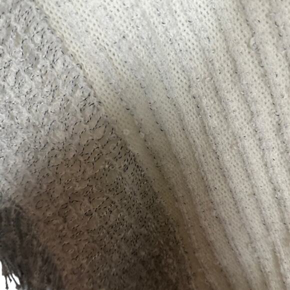 Mia & Tessa White & Gray Cape Cowl Neck Tassel Knit Poncho Women Sz OS - Picture 6 of 11